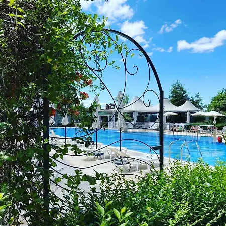 Tarsis Club & Aquapark Апарт-отель Солнечный берег
