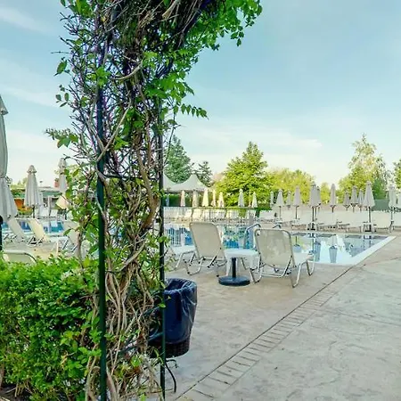 Апарт-отель Tarsis Club & Aquapark