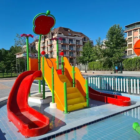 Tarsis Club & Aquapark Апарт-отель 4*