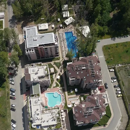 Tarsis Club & Aquapark Апарт-отель Солнечный берег
