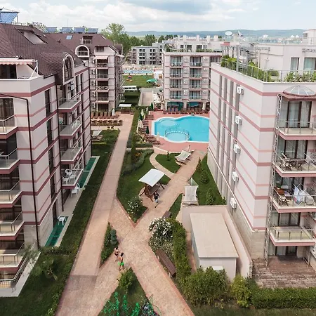 Tarsis Club & Aquapark Отель Солнечный берег