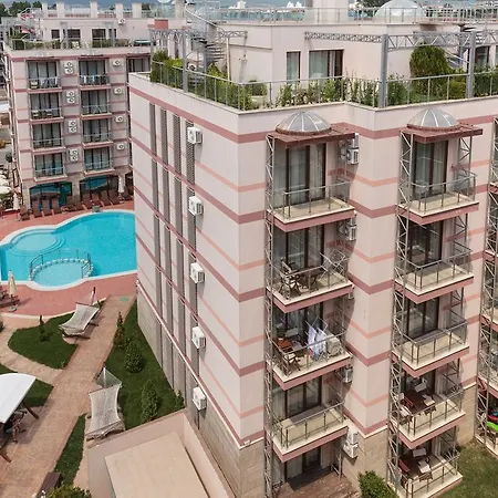 Tarsis Club & Aquapark Апарт-отель 4*