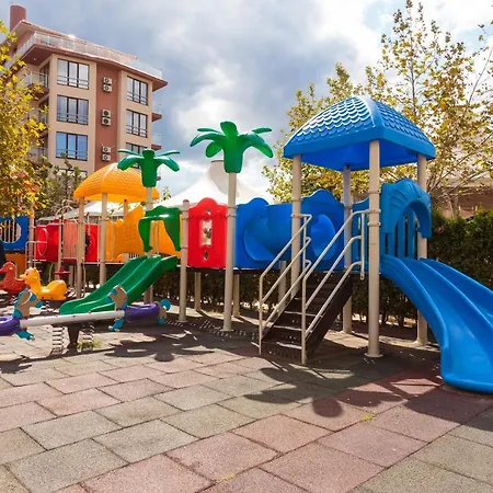 Tarsis Club & Aquapark Апарт-отель Солнечный берег