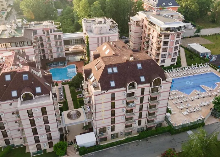 Отель Tarsis Club & Aquapark Солнечный берег