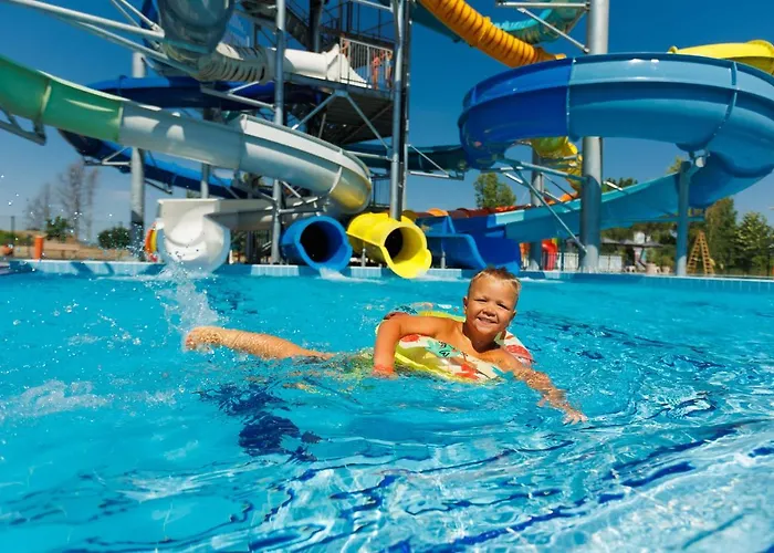 Tarsis Club & Aquapark Отель Солнечный берег