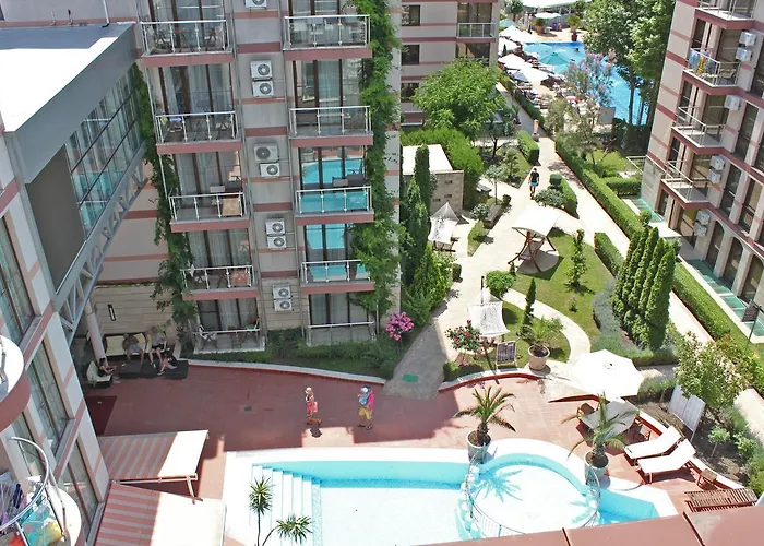 Tarsis Club & Aquapark Отель