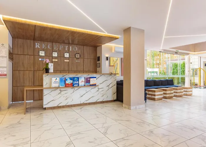 Отель Tarsis Club & Aquapark Солнечный берег