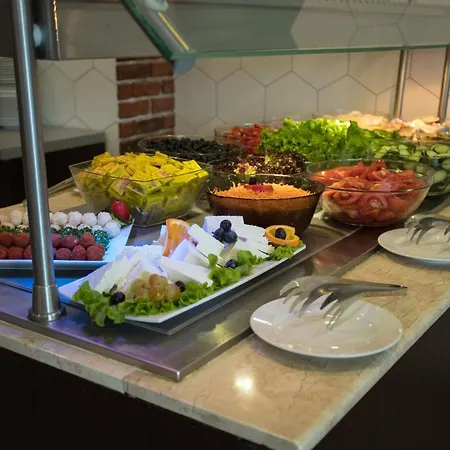 Tarsis Club & Aquapark 호텔 4*