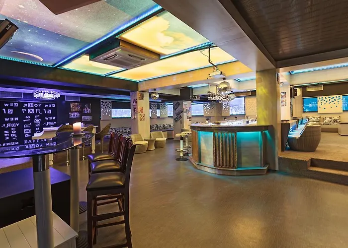 Tarsis Club & Aquapark فندق