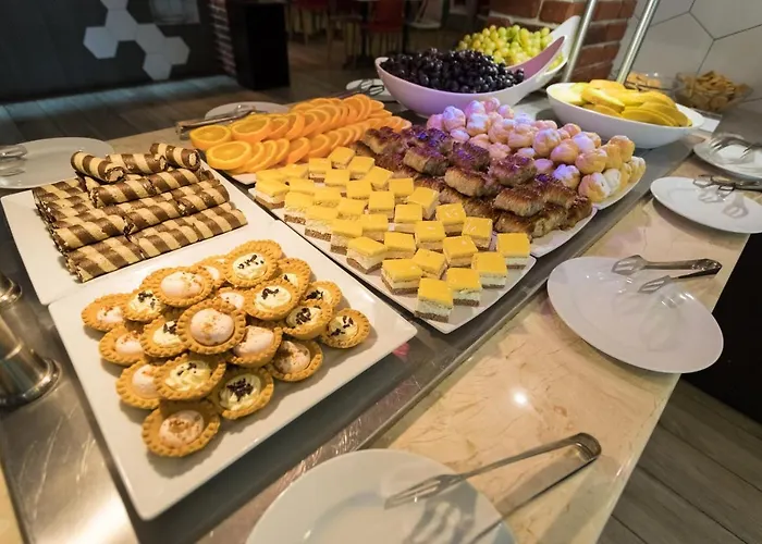 Tarsis Club & Aquapark Отель Солнечный берег